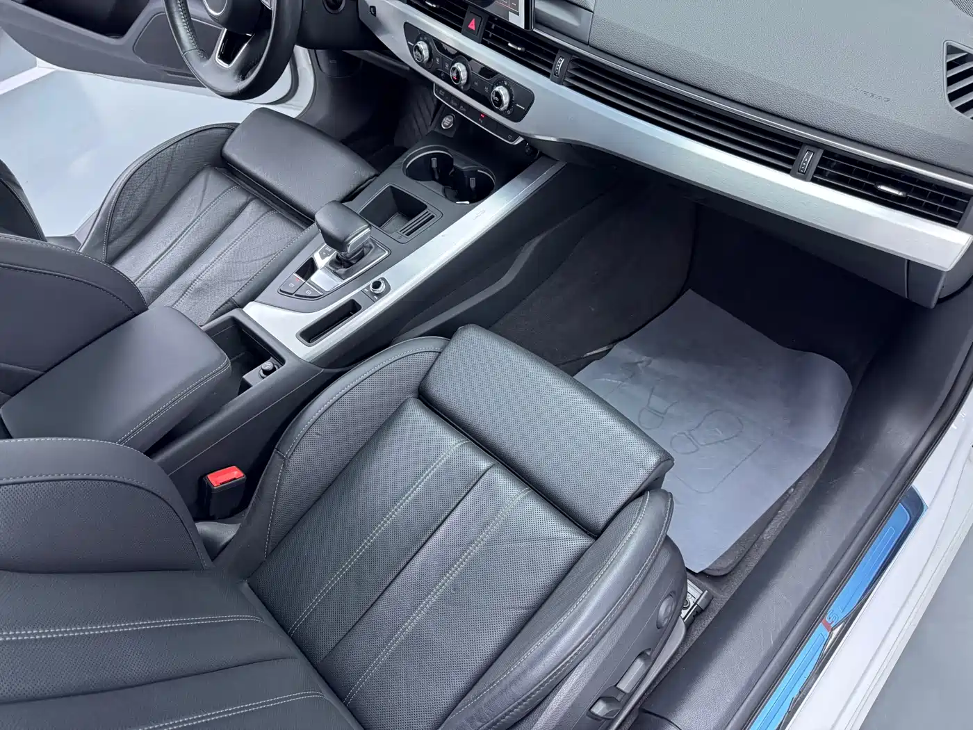 Audi A4L 2022 40 TFSI Fashion Dynamic фото 12