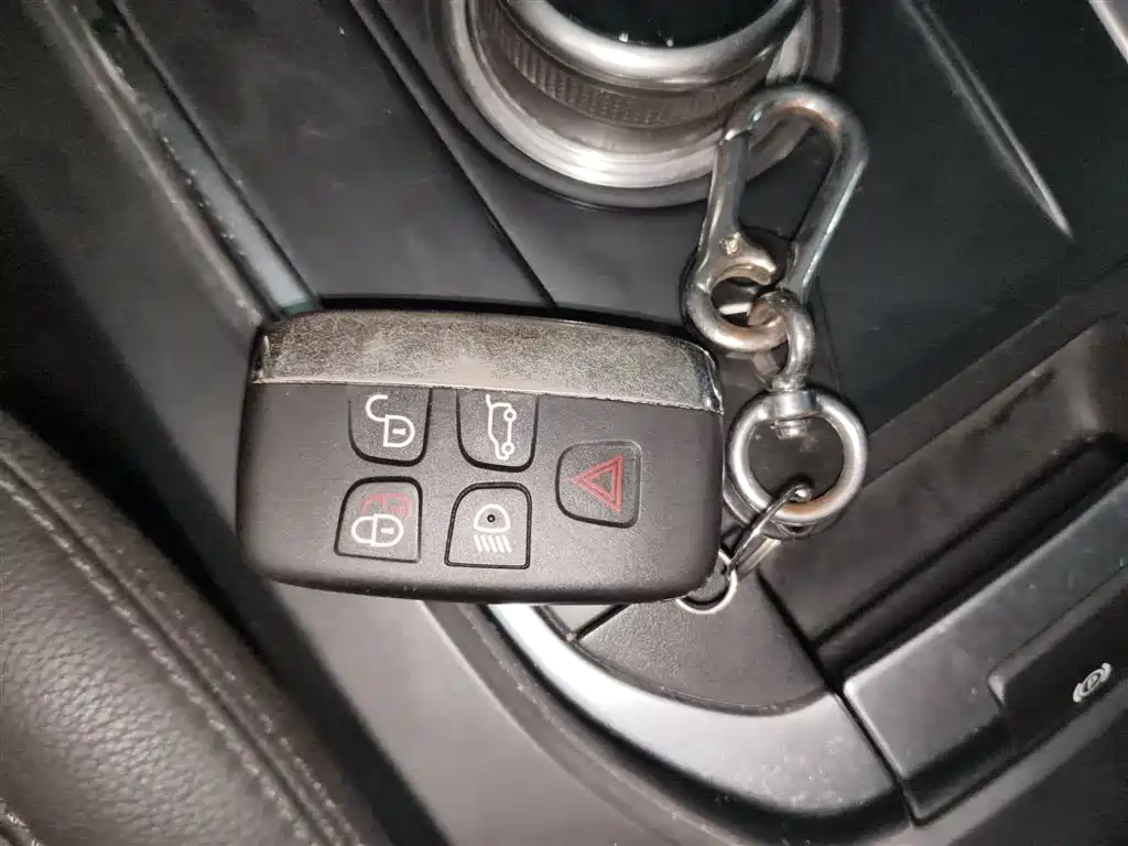 Land Rover Discovery Sport 2018 240PS SE Edition фото 9