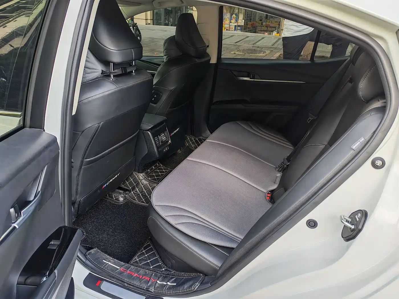 Toyota Camry 2024 Hybrid 2.0HGVP Luxury Edition фото 4