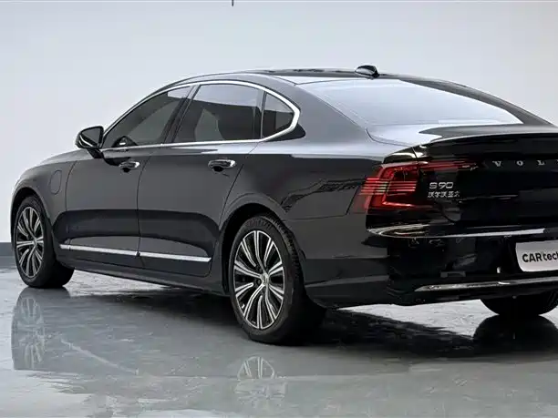 VOLVO S90 PLUG IN HYBRID