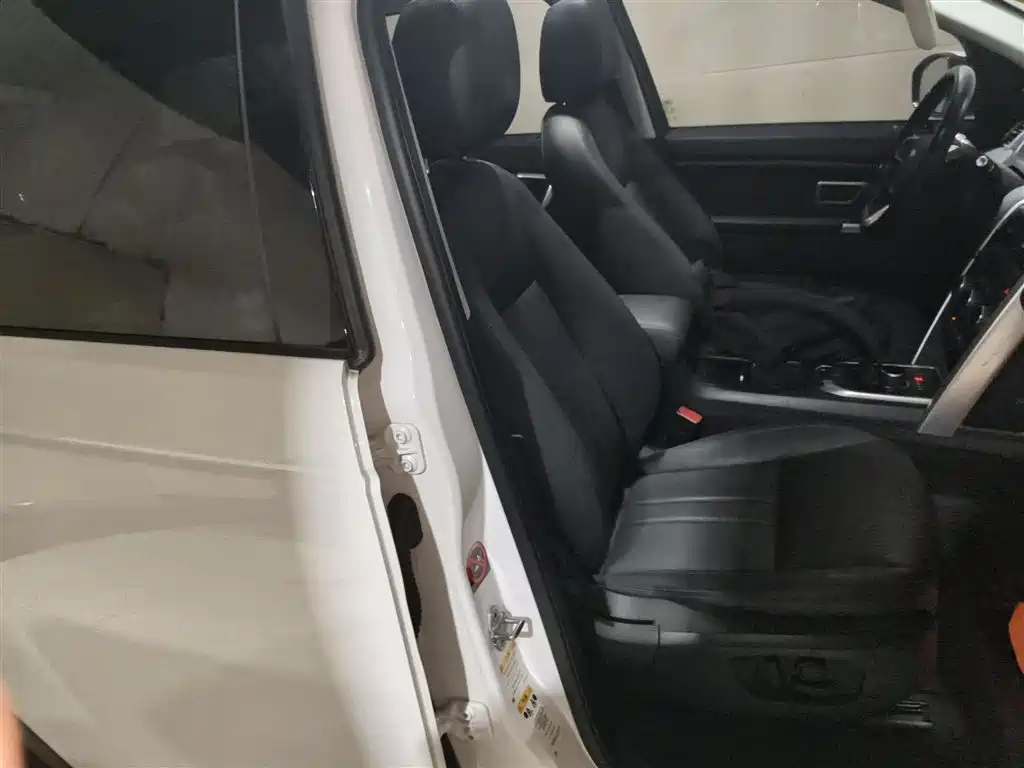 Land Rover Discovery Sport 2018 240PS SE Edition фото 25