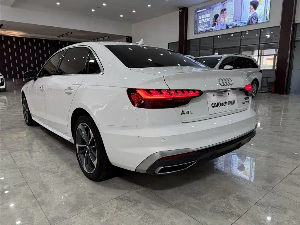 Audi A4L 2022 40 TFSI Fashion Dynamic фото 5