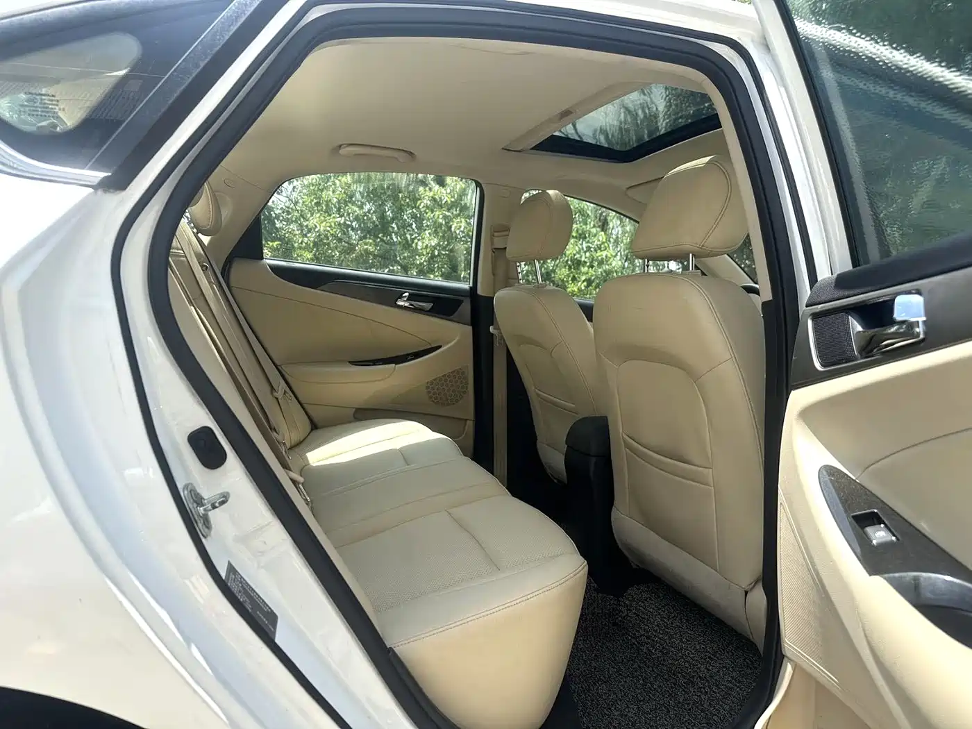 Photo 7 - Changan Eado