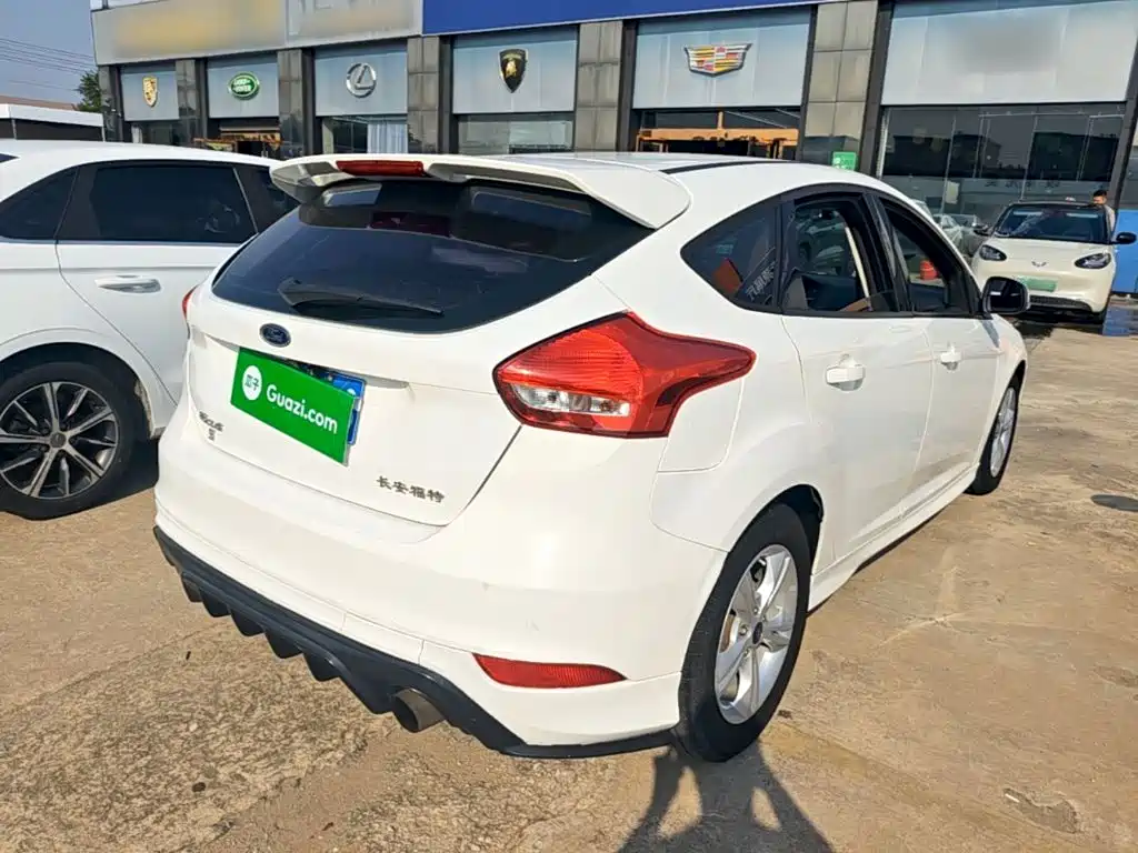 Фото 7 - Ford Focus