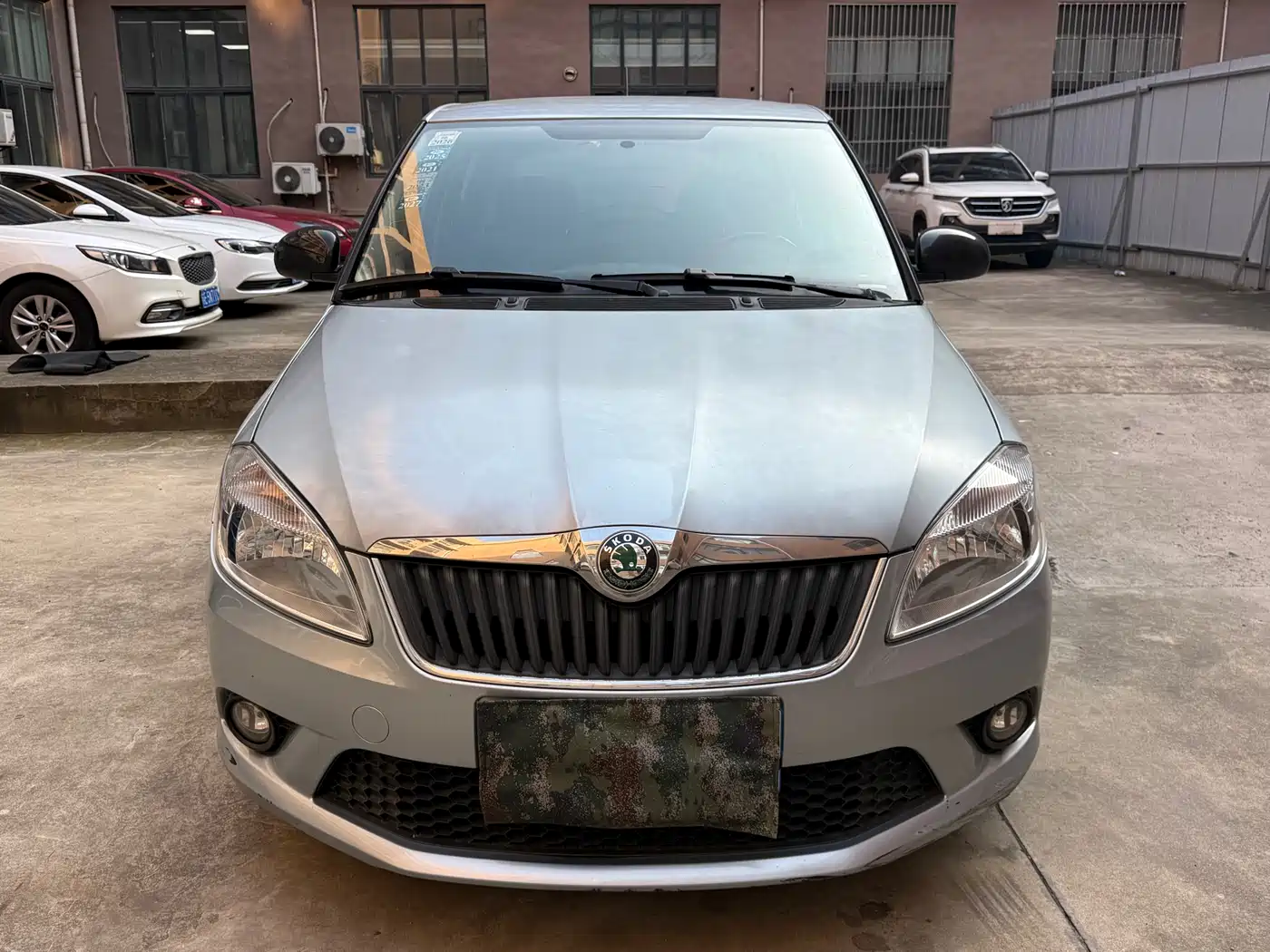 Škoda Fabia 2012 1.6L Automatic Cool Black Edition фото 2