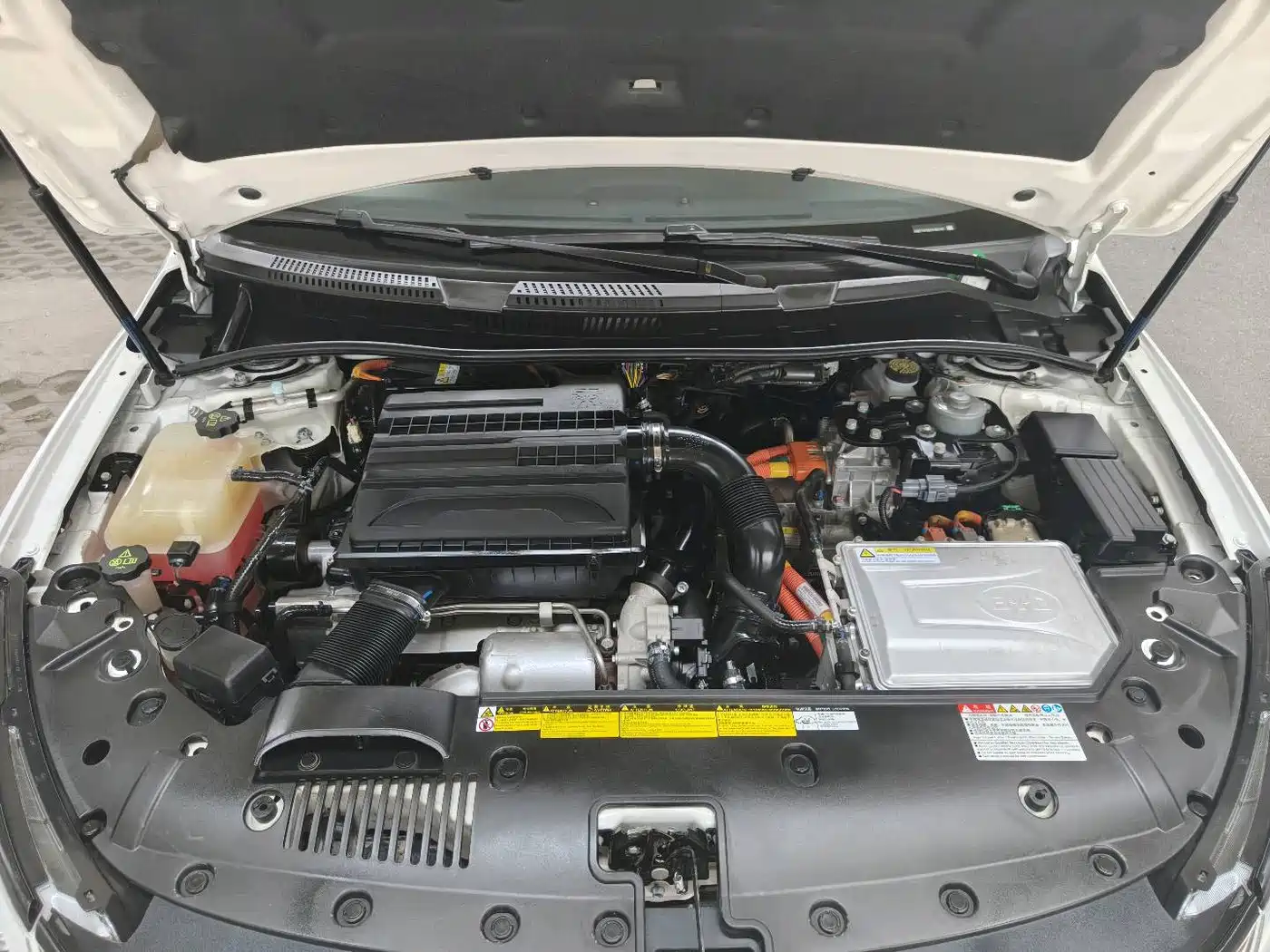 BYD Qin New Energy 2018 1.5T Smart Premium фото 9