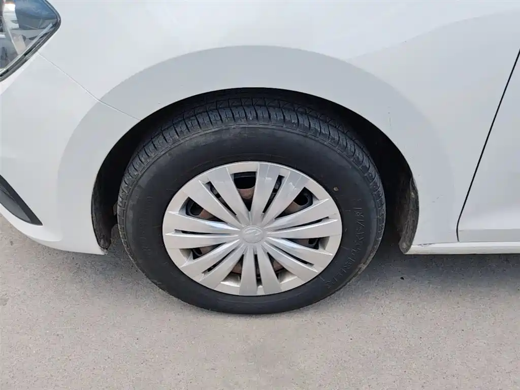 Volkswagen Santana 2016 1.6L Manual Trend Edition фото 23