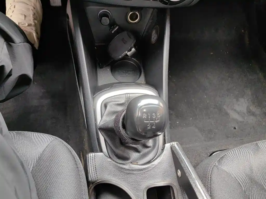 Kia K2 2015 Sedan 1.4L MT GLS фото 10