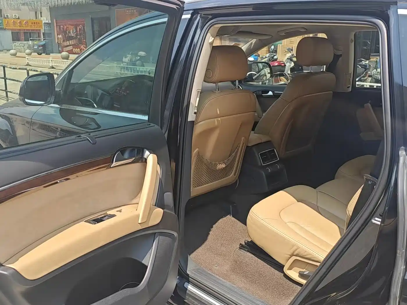 Фото 6 - Audi Q7