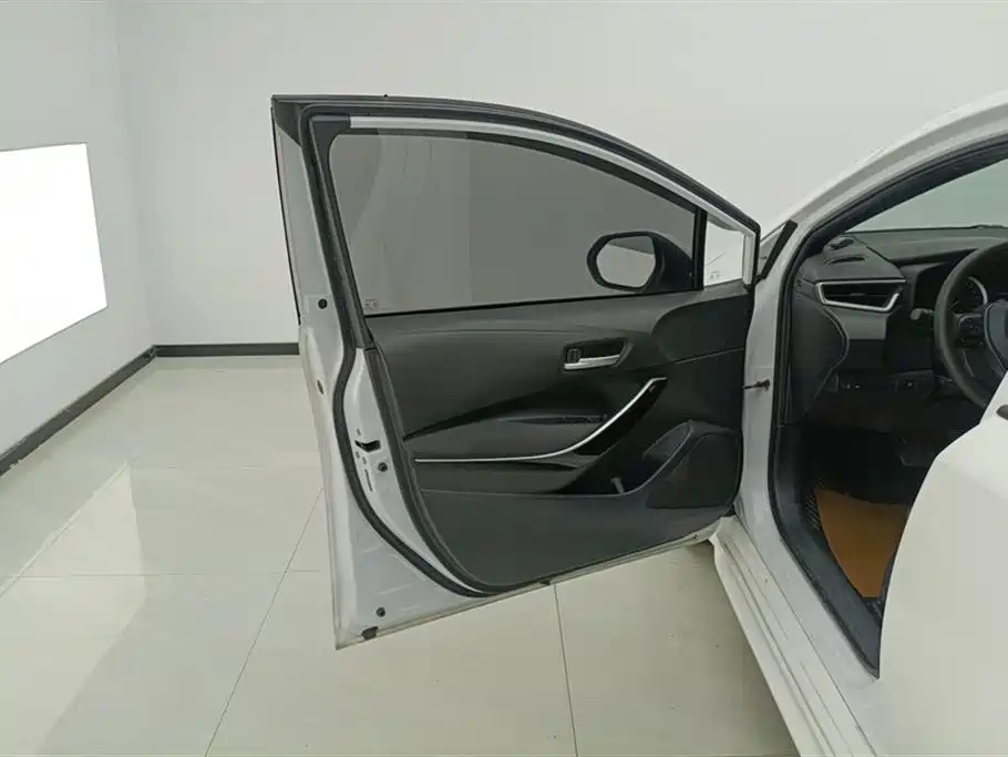 Toyota Levin 2022 Dual Engine 1.8H E-CVT Leading Edition фото 7