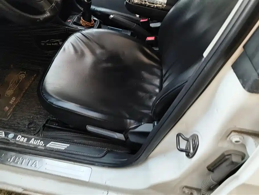 Volkswagen Jetta 2013 1.6L Manual Comfort фото 9