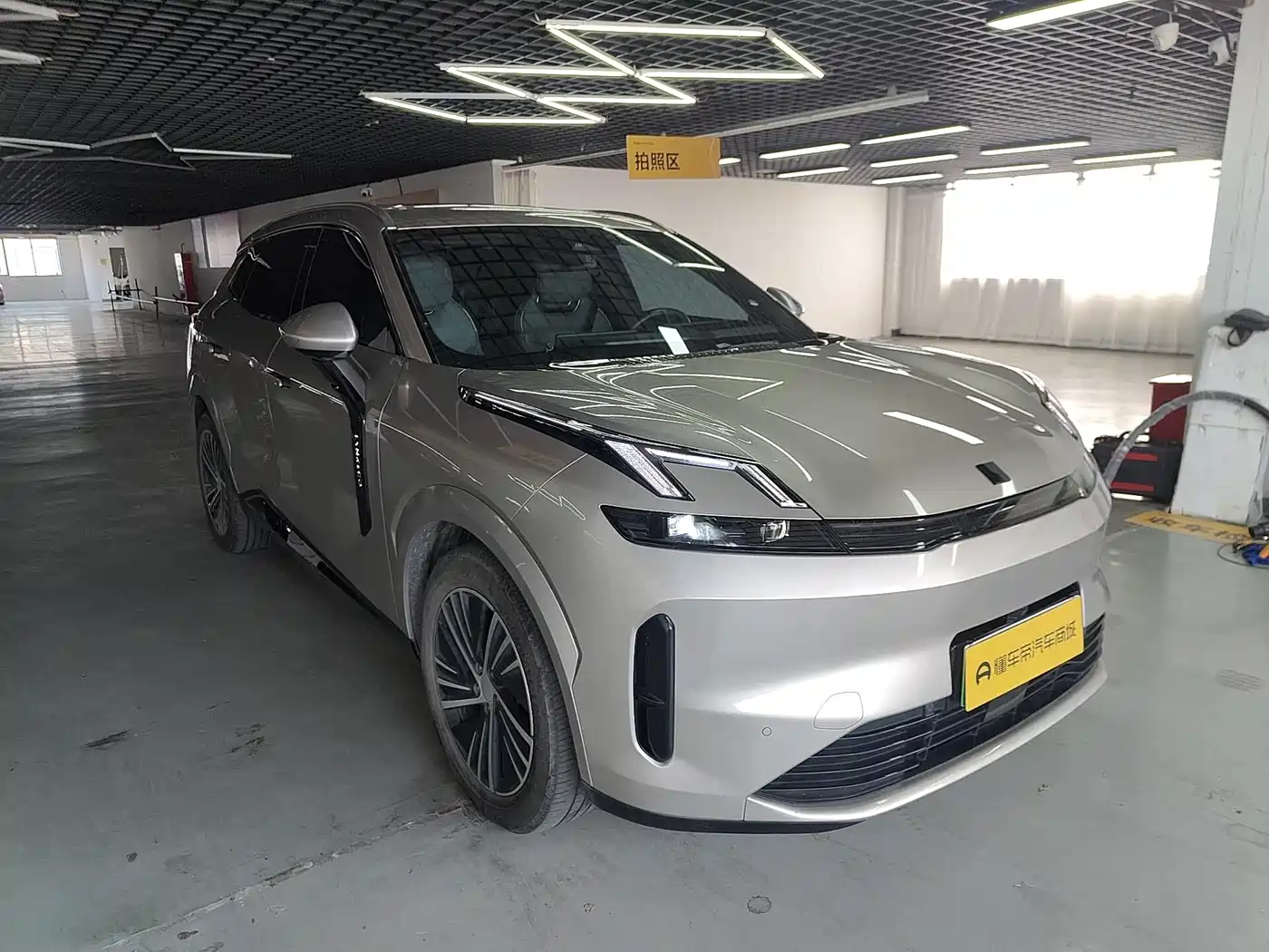 Lynk & Co 08 EM-P 2023 120km Long Range Halo фото 6