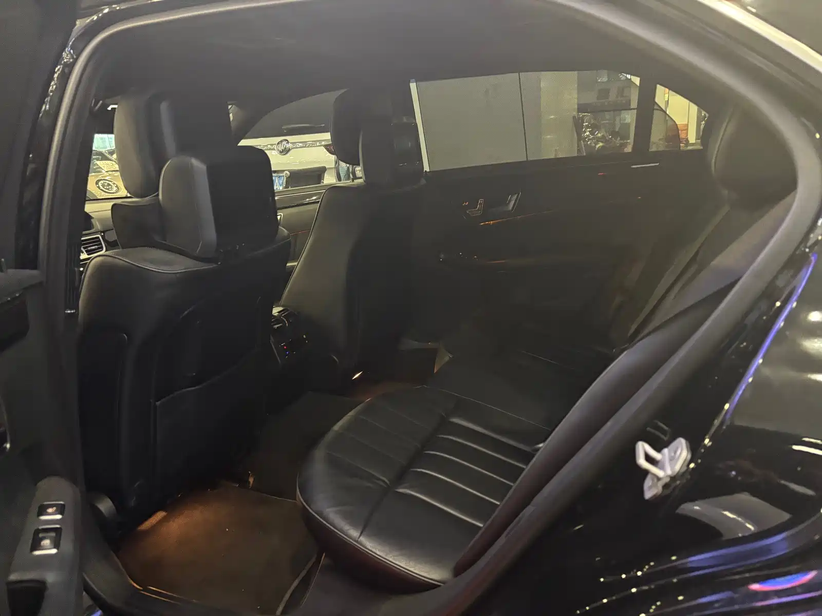 Фото 6 - Mercedes-Benz E-Class
