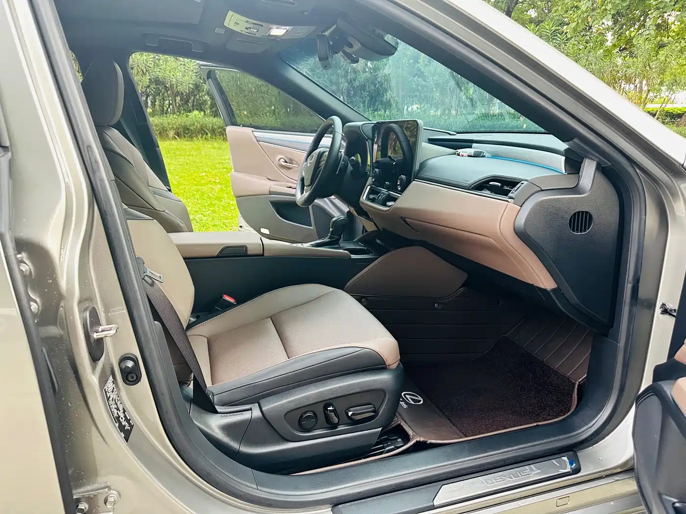 Lexus ES 2025 2025 300h Ultimate Edition