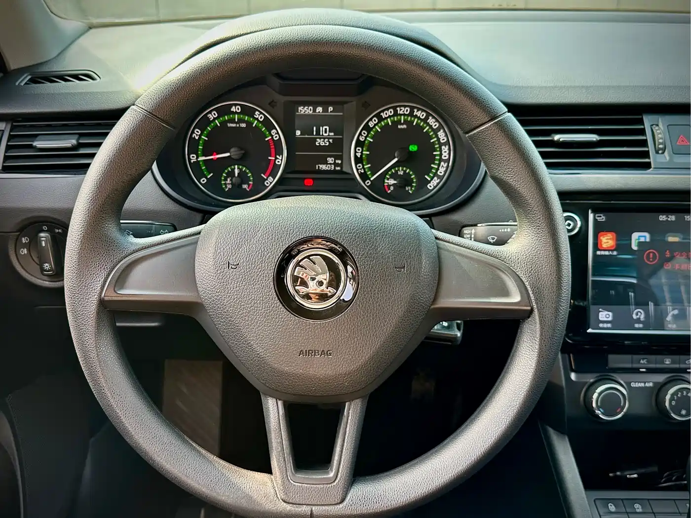 Škoda Octavia 2018 Model Wagon TSI230 DSG Comfort Edition фото 14
