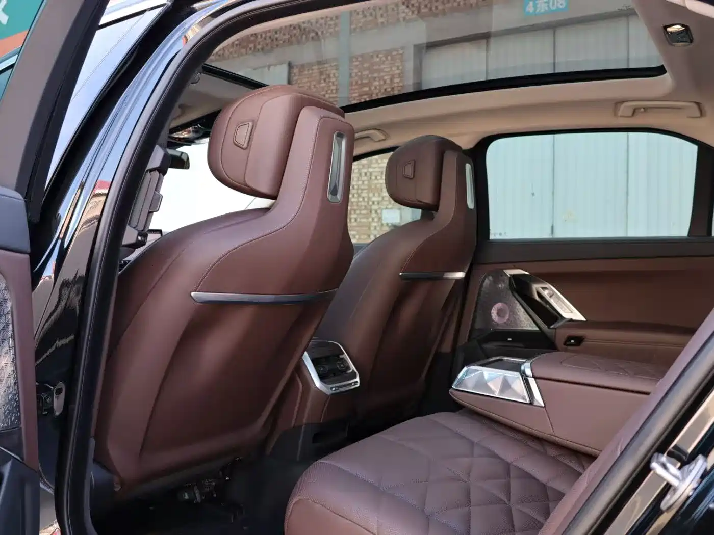 BMW 7 Series 2023 Model 735Li Luxury Package фото 8