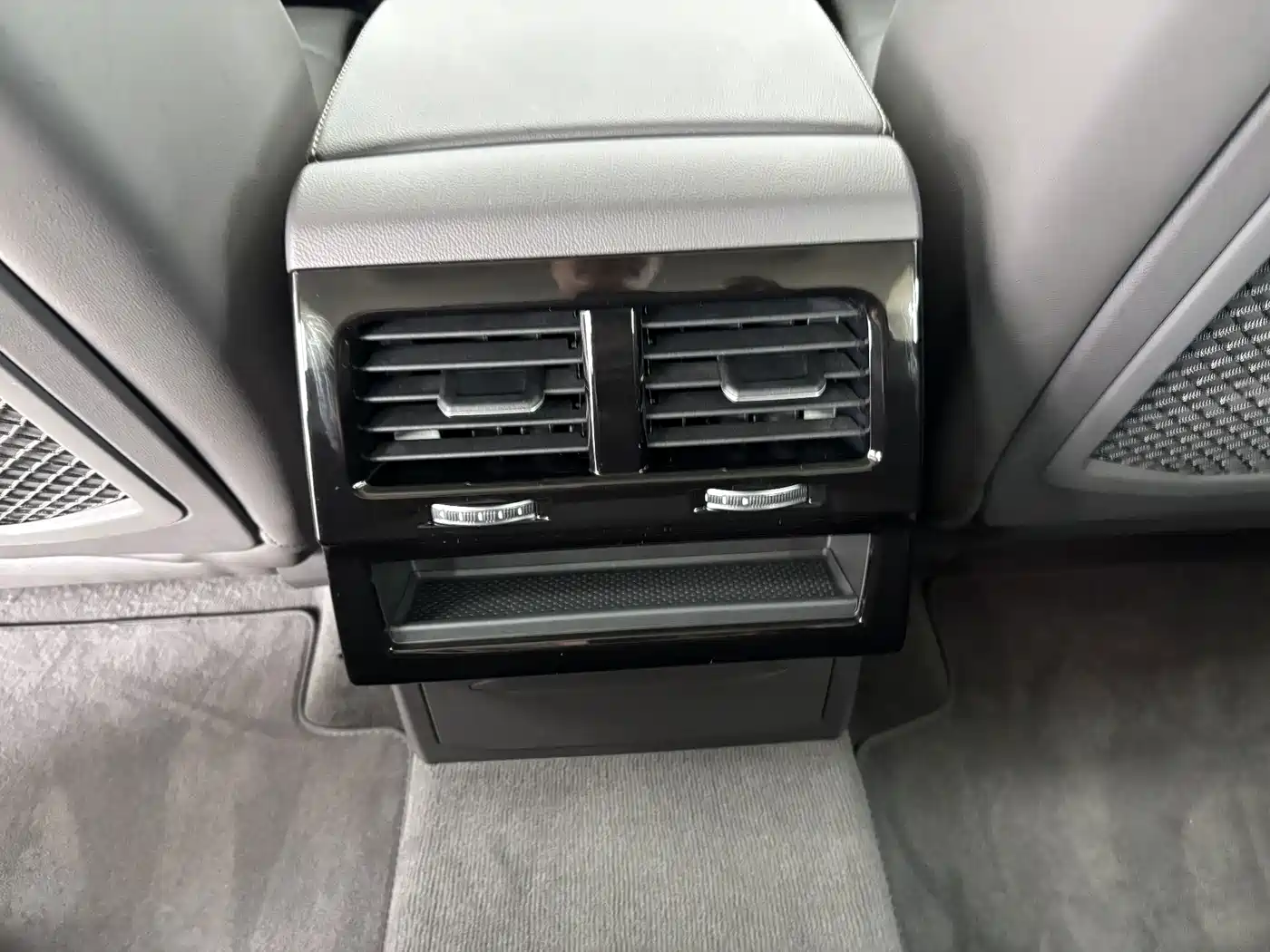 Фото 19 - Volkswagen Touareg