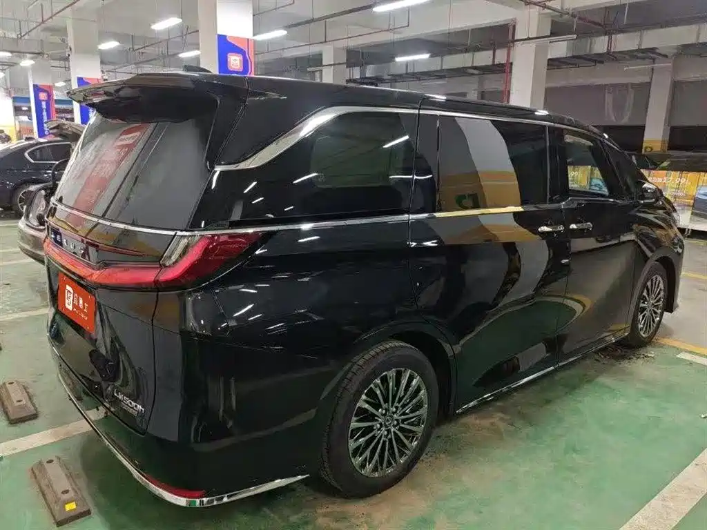 Lexus LM 2025 Model 500h Six-Seater Prestige Edition фото 2
