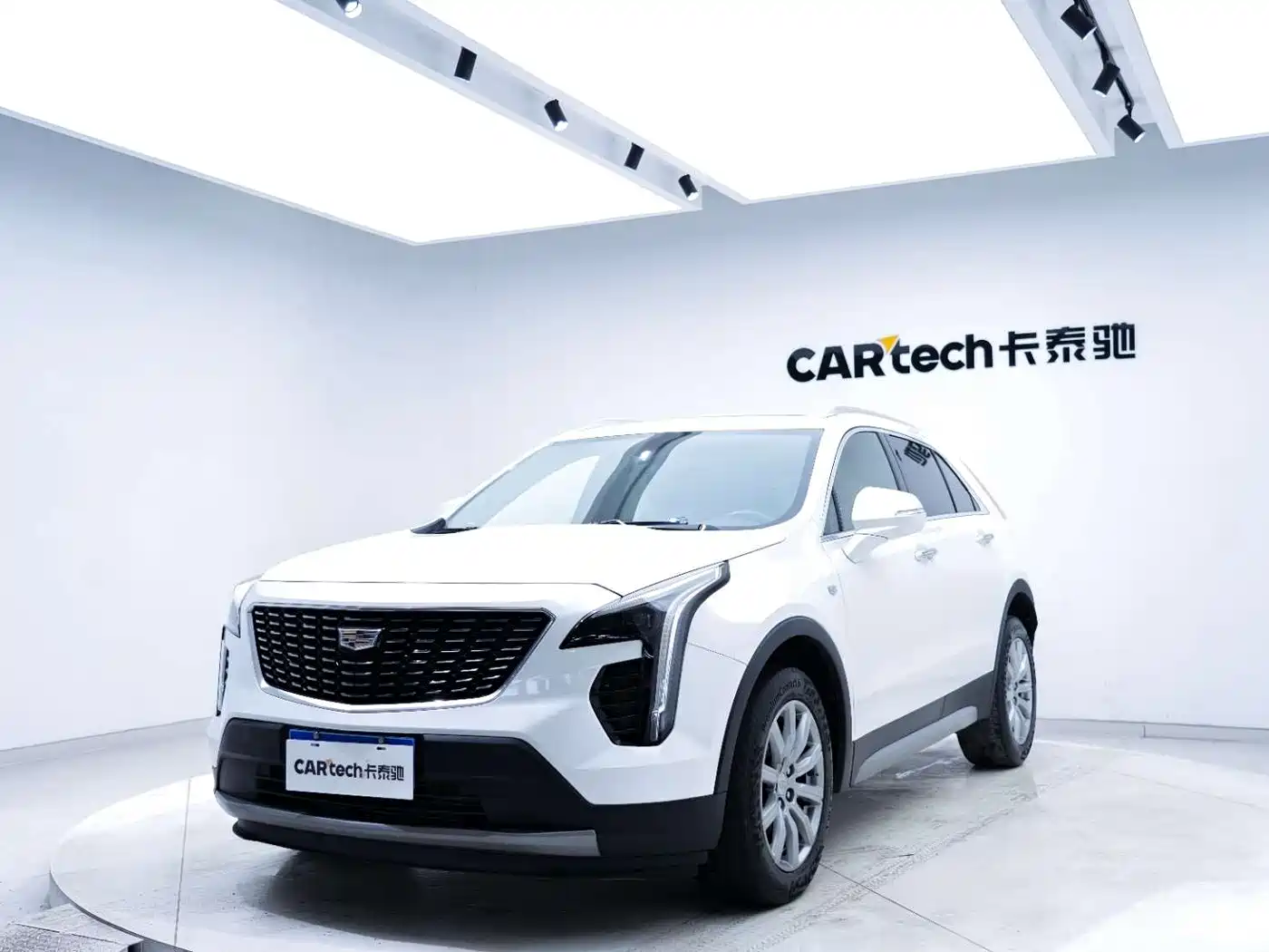 CADILLAC XT4