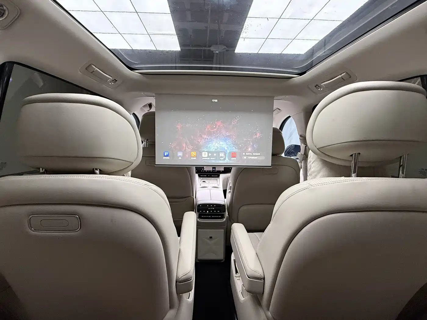 AITO Wenjie AITO M8 2025 Extended Range Ultra 53.4kWh 6-Seater фото 7