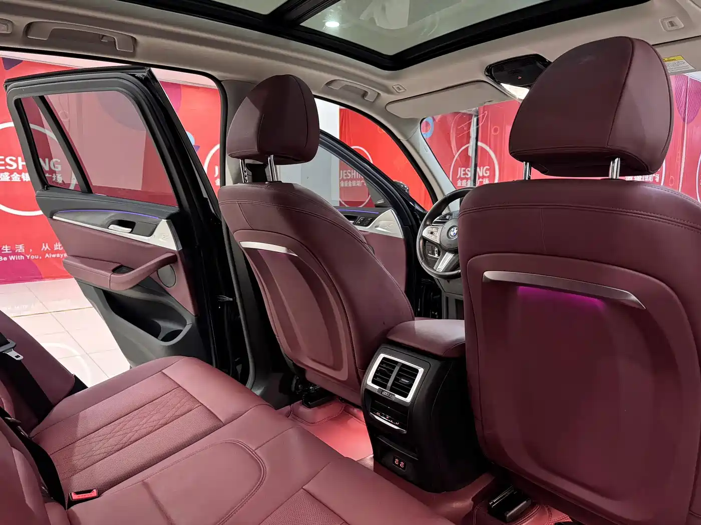 Photo 6 - BMW iX3