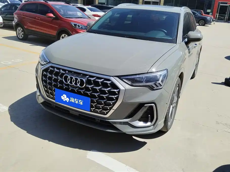 Audi Q3 2024 40 TFSI Fashion Sport