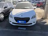 Photo 2 - Peugeot 301