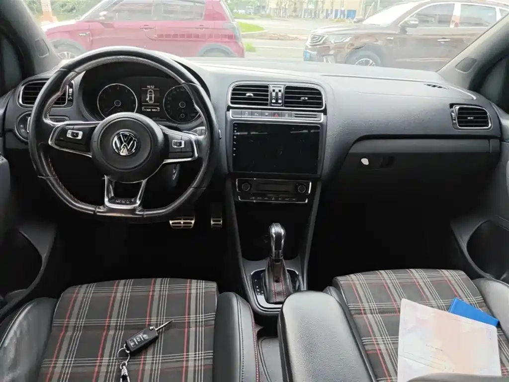 Volkswagen Polo 2015 Model 1.4TSI GTI фото 10