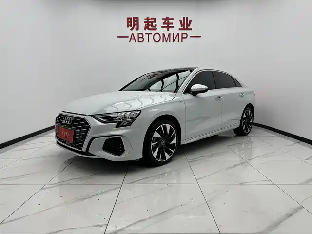 Audi A3 A3L Limousine 35 TFSI, Стиль Спорт