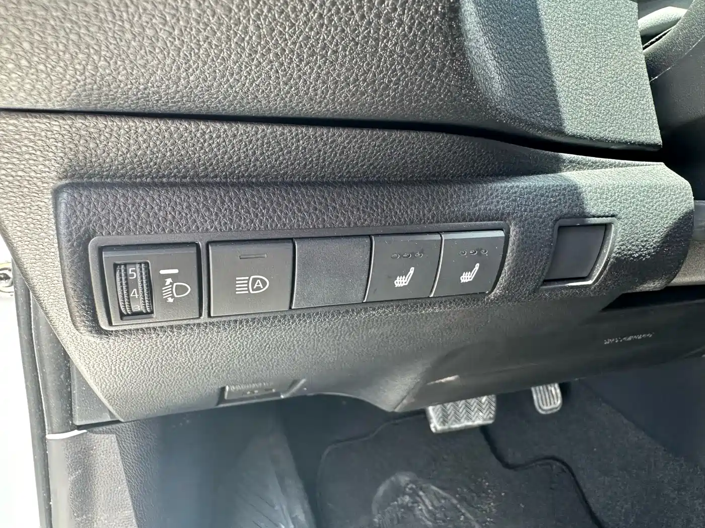 Toyota Levin 2022 185T CVT Luxury Edition фото 10