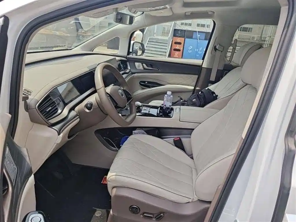 Denza D9 2022 EV 600 4WD Flagship фото 5