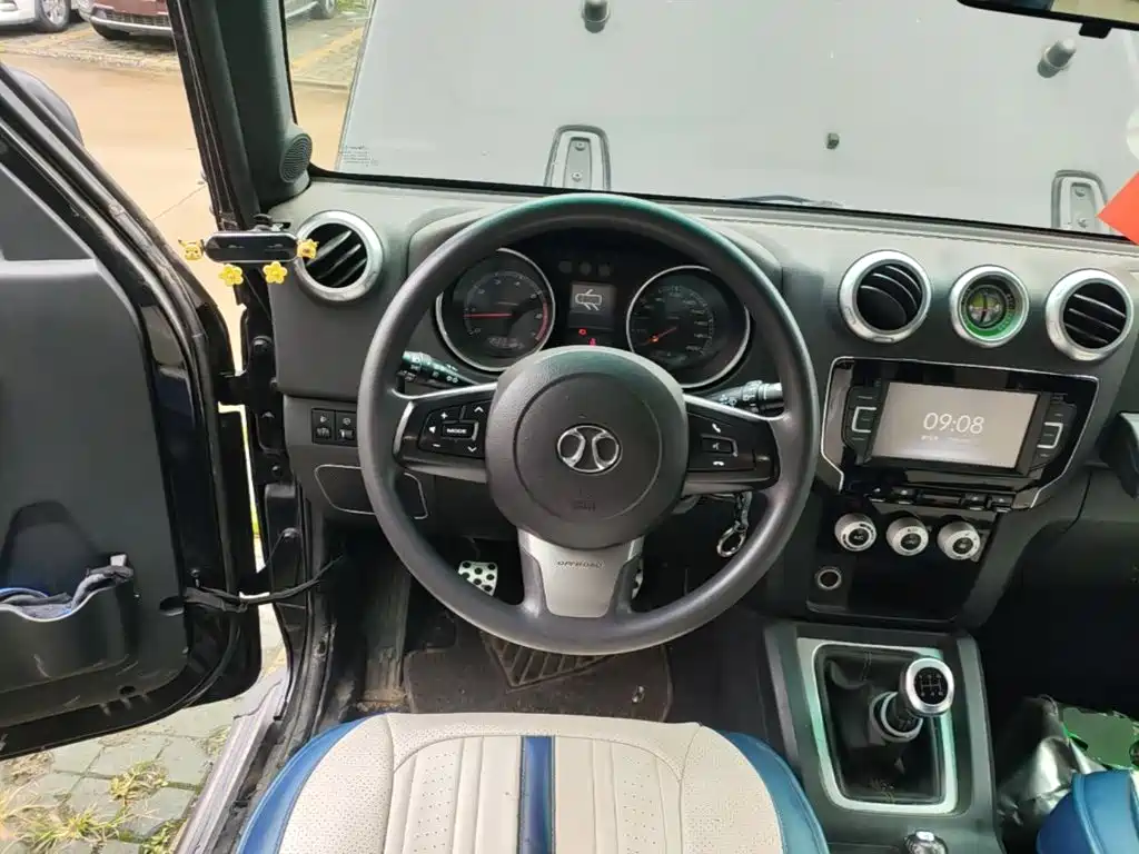 BAIC ORV Beijing Offroad BJ40 2017 2016 Model 40L 2.0T Manual 2WD Luxury