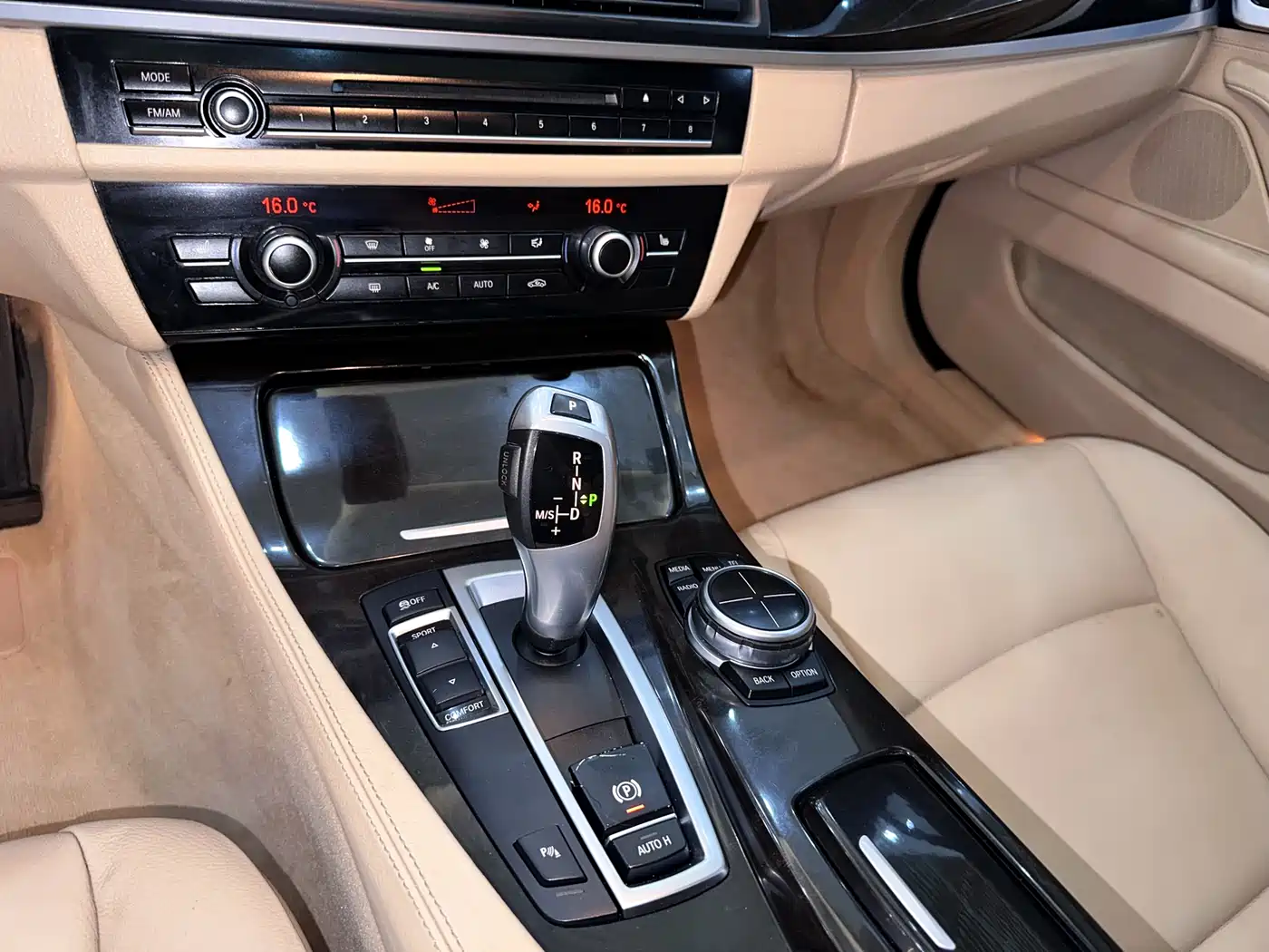 BMW 5 Series 2013 525Li Luxury фото 11