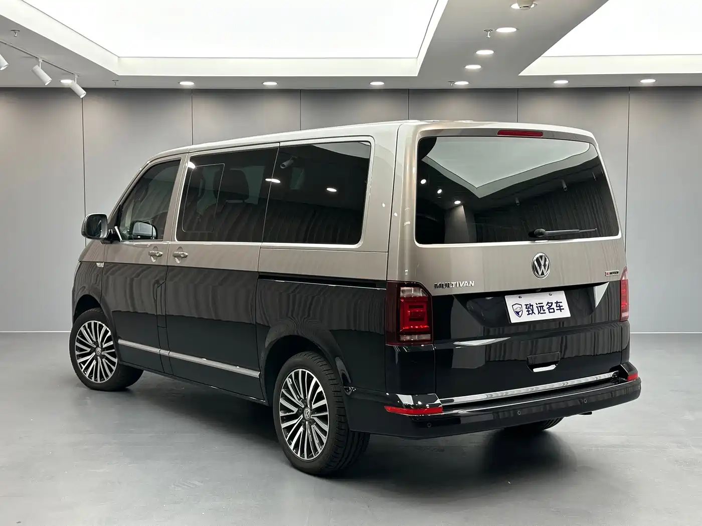 Volkswagen Multivan 2019 2019 2.0TSI 4WD Premium 7-seater