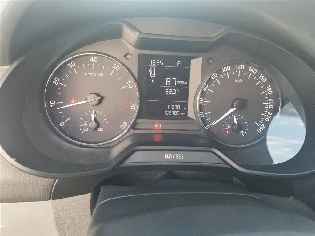 Škoda Octavia 2015 1.6L Automatic逸杰版 фото 9