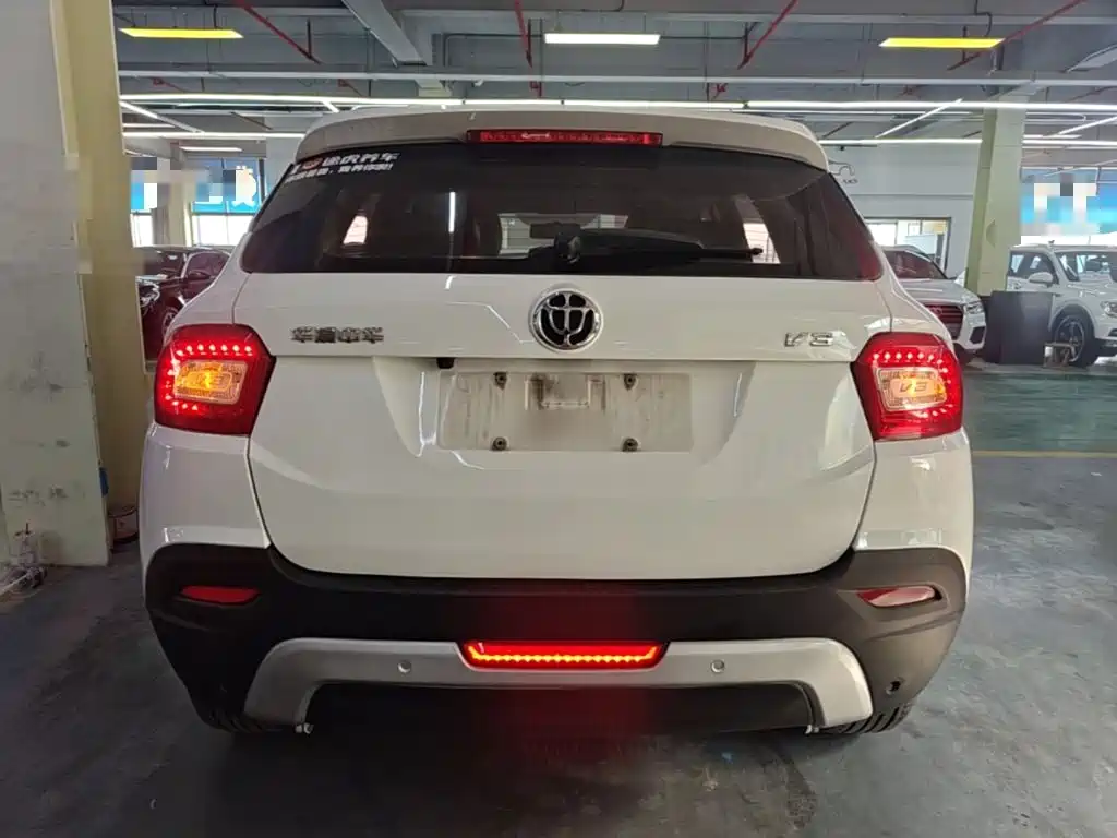 Фото 6 - Zhonghua V3