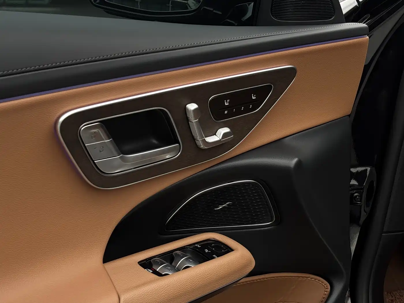 Mercedes-Benz E-Class 2025 E 300 L Fashion фото 18