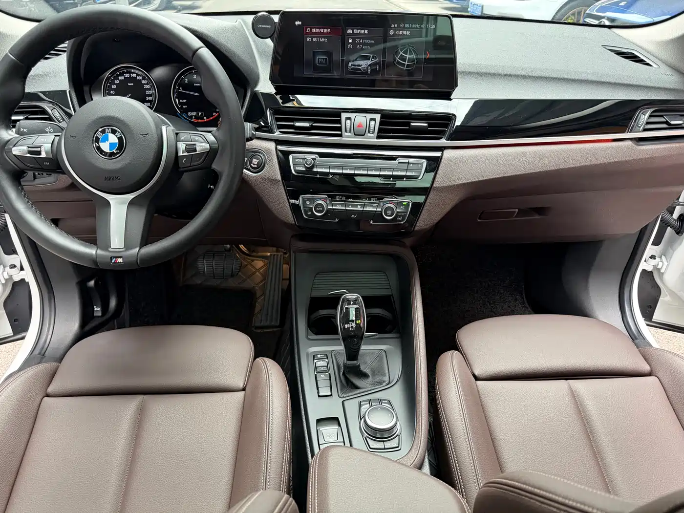 BMW X1 2022 sDrive25Li Leading фото 14