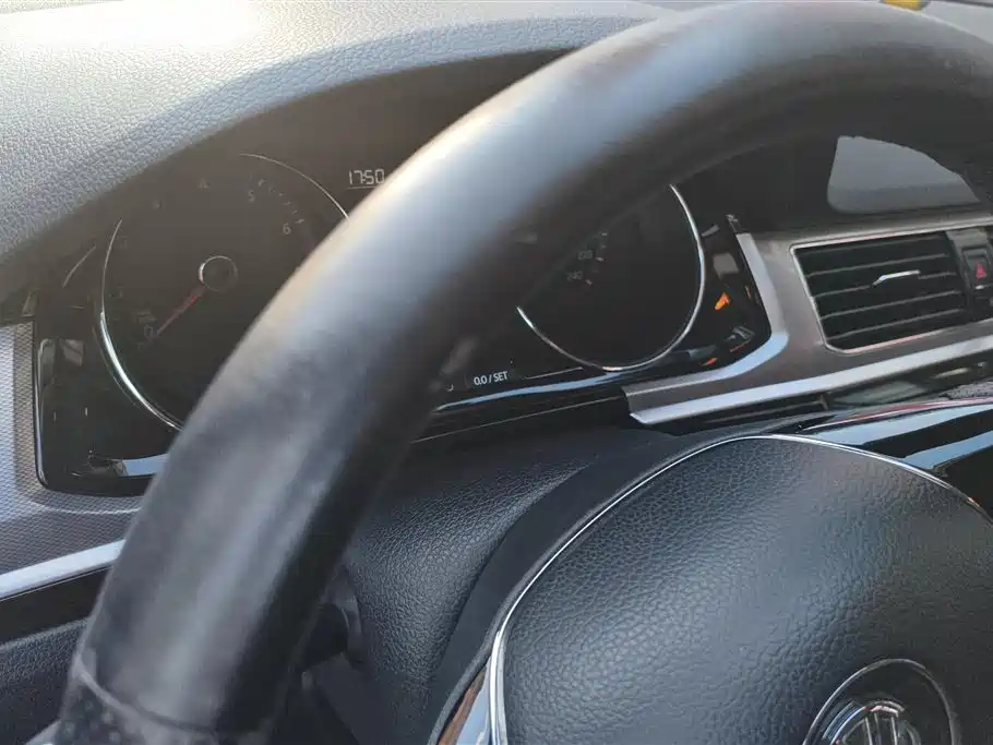 Volkswagen Bora 2016 1.6L Automatic Luxury фото 14