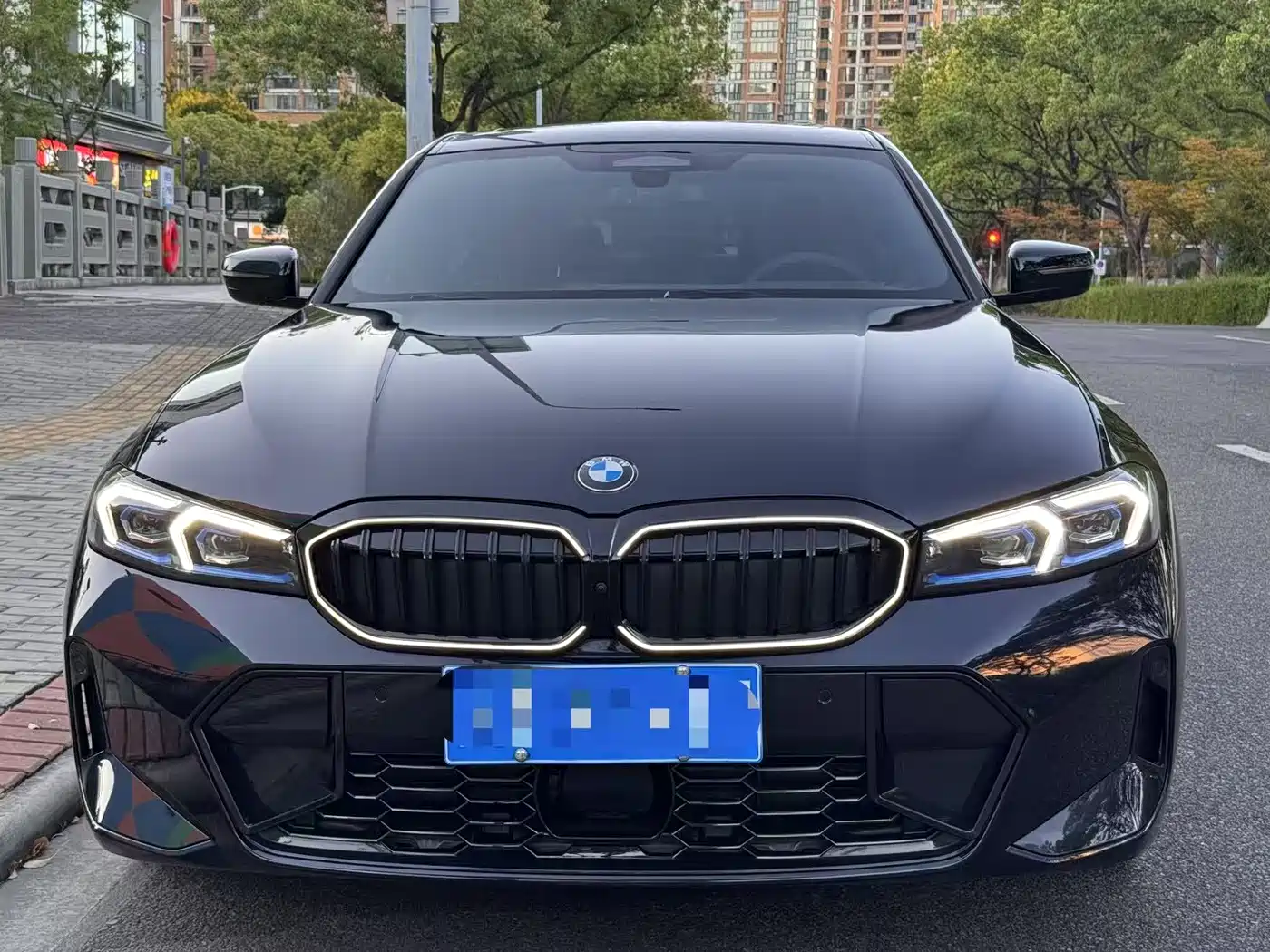 BMW 3 Series 2025 330Li Premium M Sport Night Edition фото 2