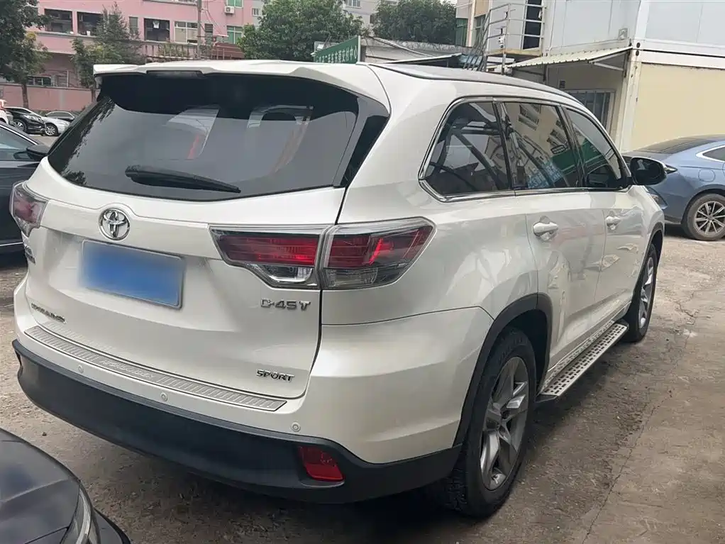 Toyota Highlander 2017 2.0T 2WD Premium 7-Seater фото 33