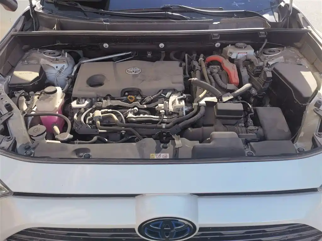 Toyota RAV4 Rongfang 2021 Hybrid 2.5L E-CVT AWD Flagship Edition фото 17