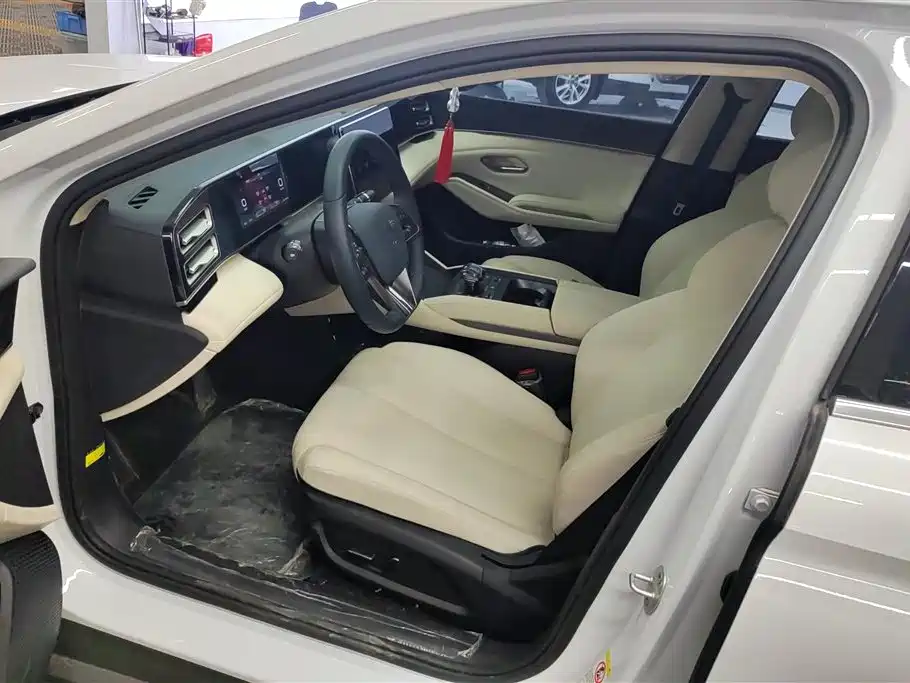 BYD Qin L 2024 DM-i 120KM Leading фото 9