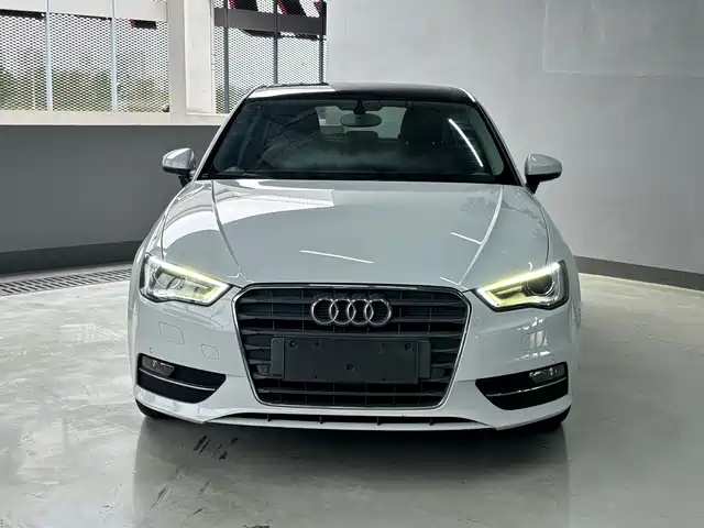 Audi A3 2015 Sportback 35 TFSI Millionth Anniversary Intelligent Leader Type — фото 2