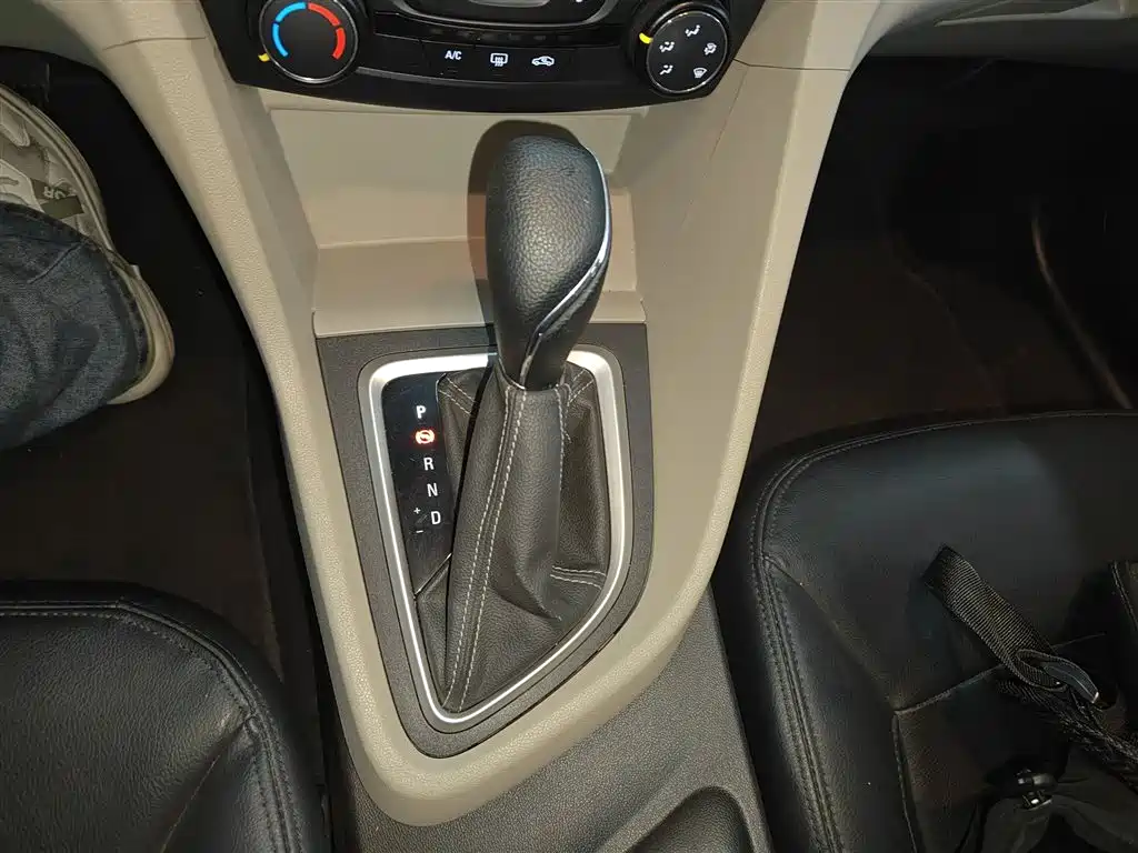Buick Excelle 2019 15T DCT Progressive Type China VI фото 14
