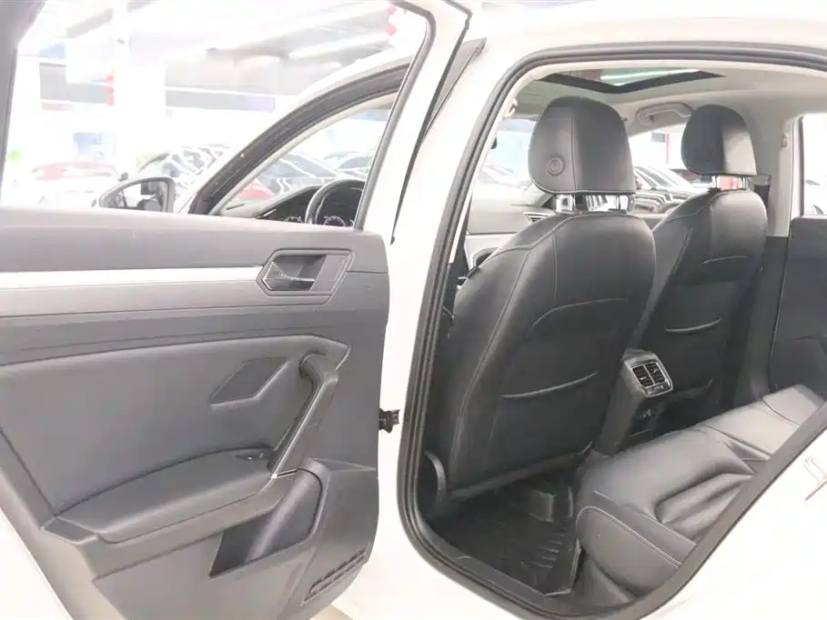 Volkswagen Lamando 2021 280TSI DSG Comfort Edition фото 14