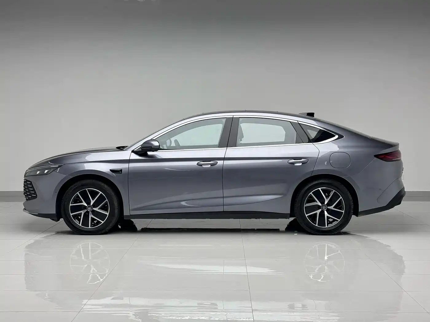 BYD Qin L 2025 DM-i Smart Drive Edition 120KM Surpassing фото 7