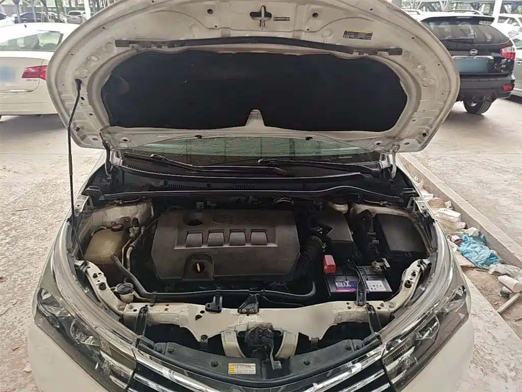 Toyota Corolla 2014 1.6L CVT GL-i фото 20