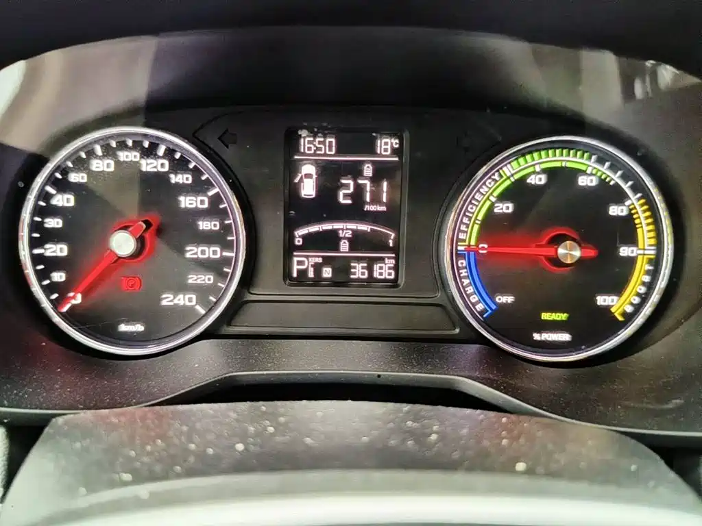 Фото 4 - Roewe Ei5