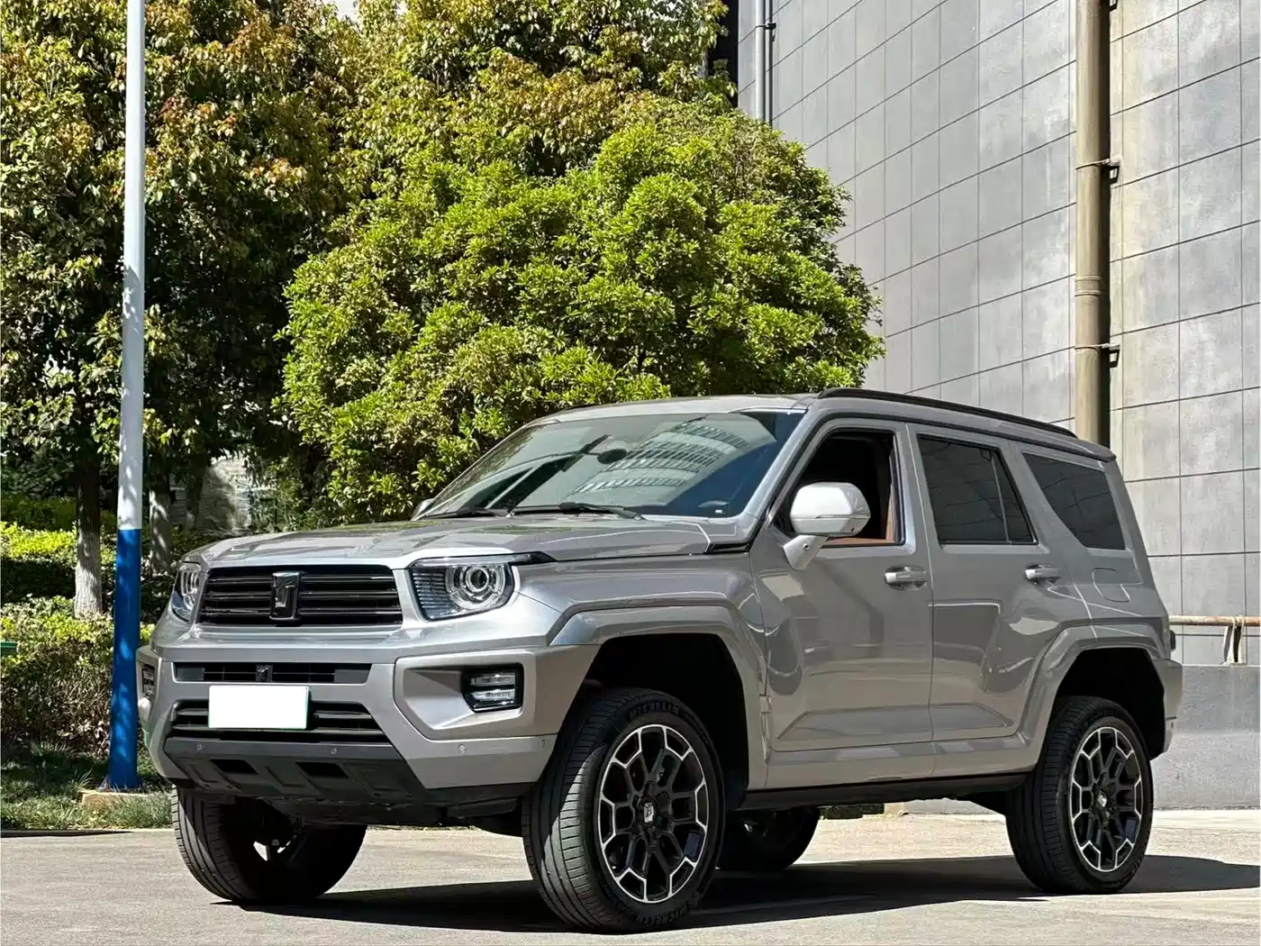 TANK TANK 700 NEW ENERGY